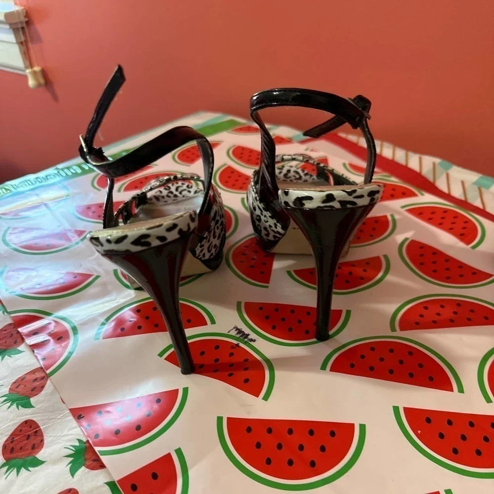 WHITE House black market heels